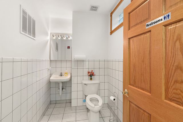12508 S Harlem Avenue B, Palos Heights, IL 60463