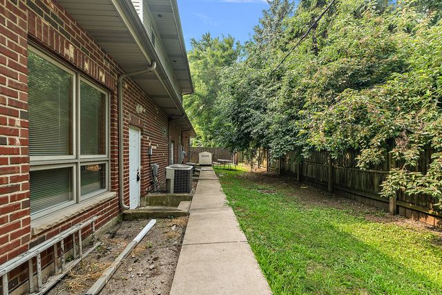 12508 S Harlem Avenue B, Palos Heights, IL 60463