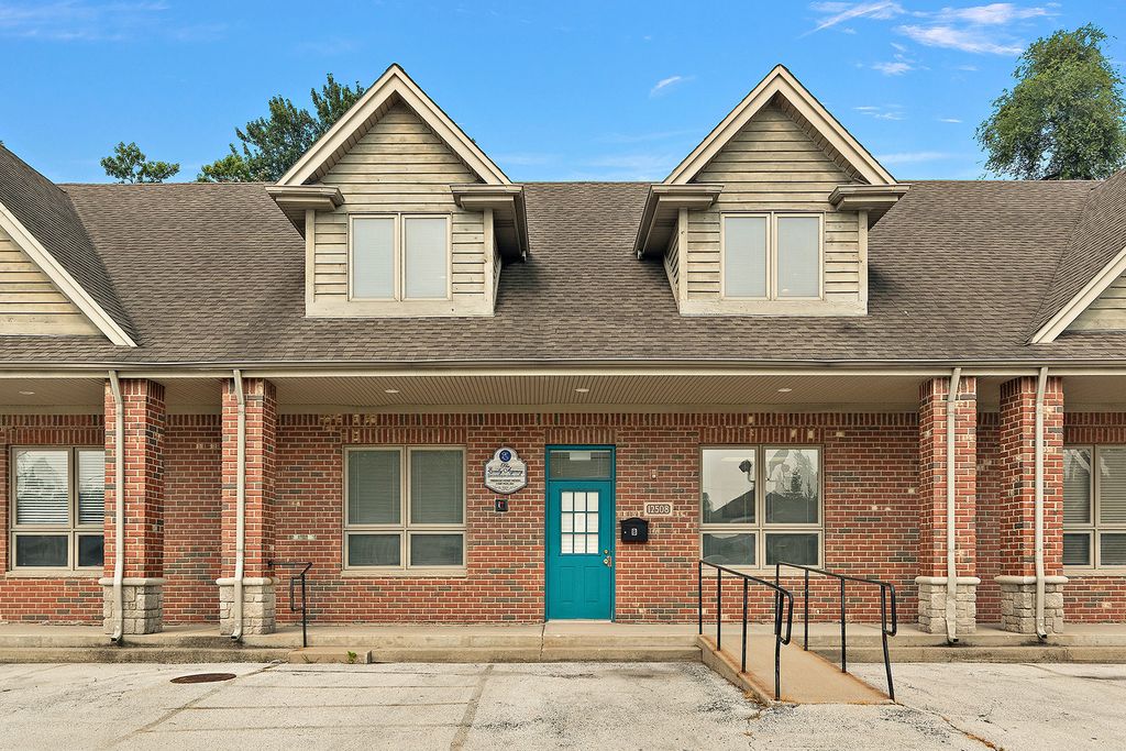 12508 S Harlem Avenue B, Palos Heights, IL 60463