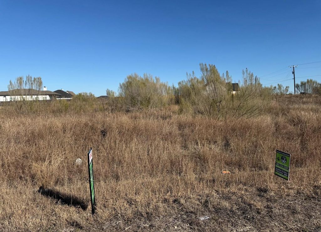 109 Desperado LOOP, Del Valle, TX 78617