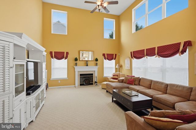 11 EQUESTRIAN LN, Cherry Hill, NJ 08003