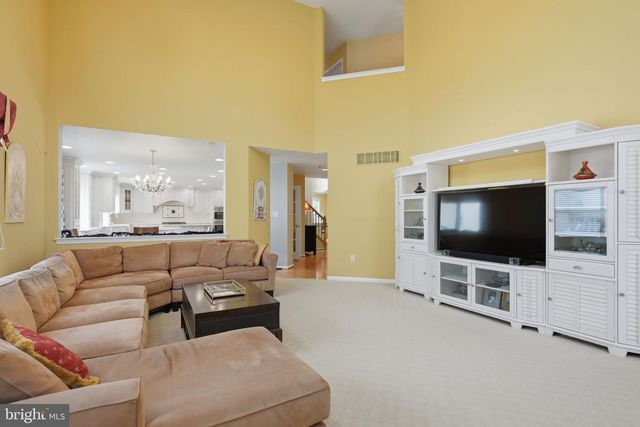 11 EQUESTRIAN LN, Cherry Hill, NJ 08003