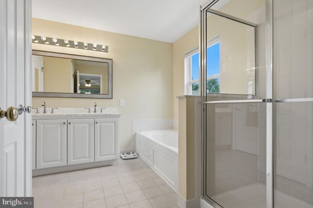 11 EQUESTRIAN LN, Cherry Hill, NJ 08003