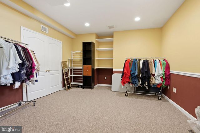 11 EQUESTRIAN LN, Cherry Hill, NJ 08003