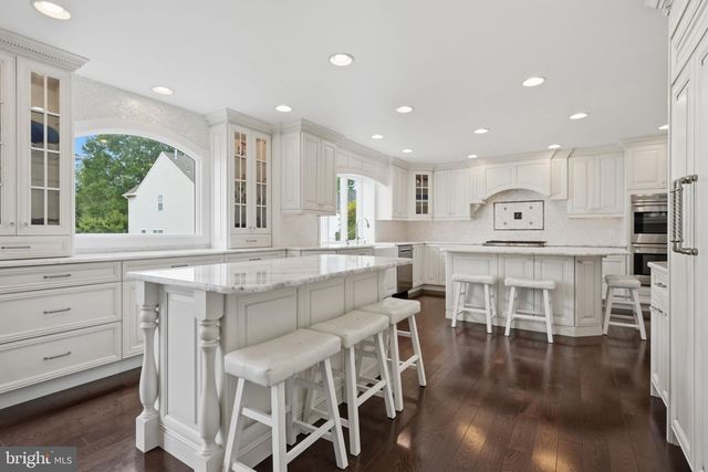 11 EQUESTRIAN LN, Cherry Hill, NJ 08003