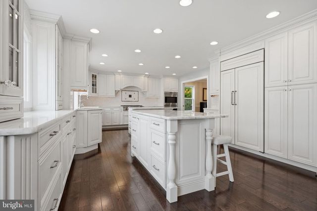 11 EQUESTRIAN LN, Cherry Hill, NJ 08003