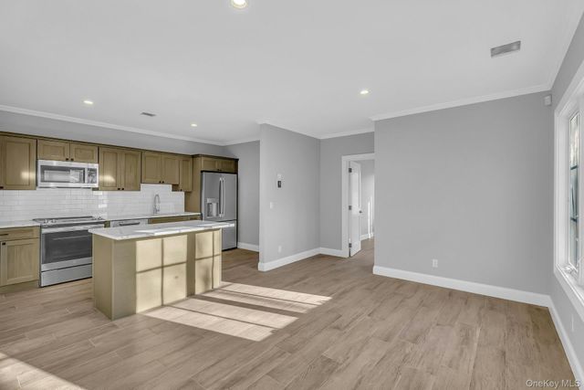 156 W Broadway 3, Port Jefferson, NY 11777