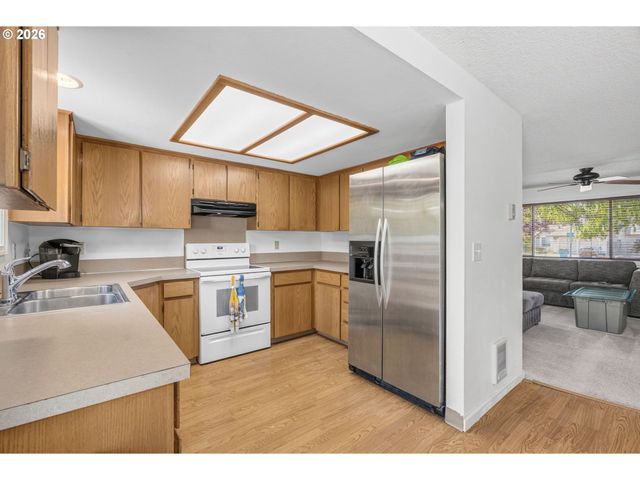 820 Ne 156TH Ave, Vancouver, WA 98684
