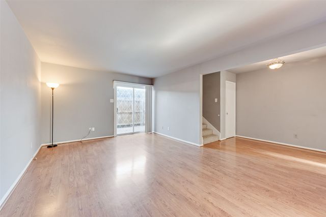 1809 E Grauwyler Road 130, Irving, TX 75061