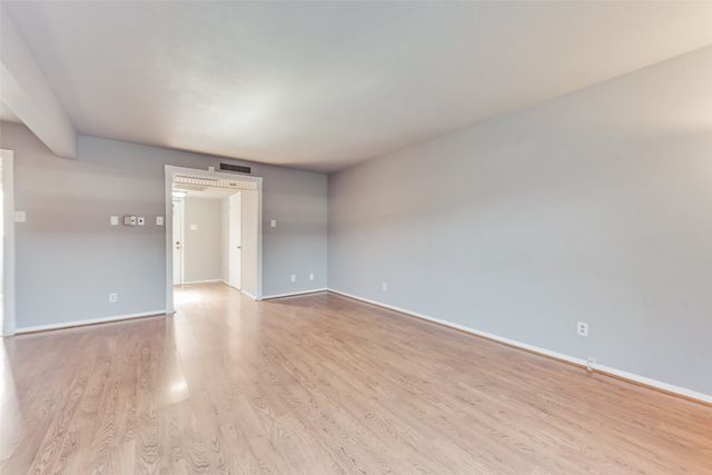 1809 E Grauwyler Road 130, Irving, TX 75061