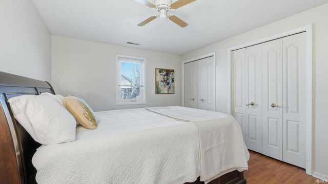 9521 Vista Park Drive, New Haven, IN 46774