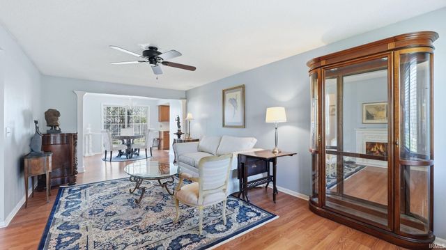 9521 Vista Park Drive, New Haven, IN 46774
