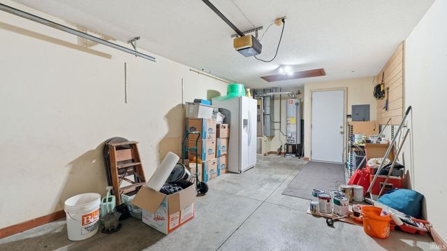 9521 Vista Park Drive, New Haven, IN 46774
