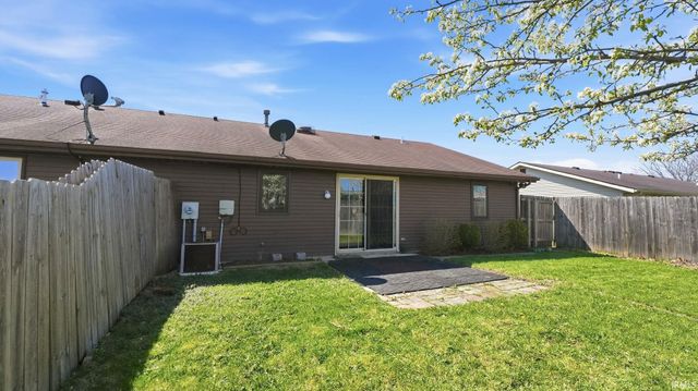 9521 Vista Park Drive, New Haven, IN 46774