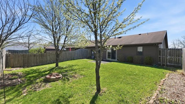 9521 Vista Park Drive, New Haven, IN 46774