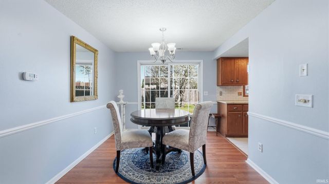 9521 Vista Park Drive, New Haven, IN 46774