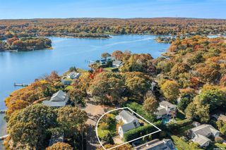21 Cove Road, Sag Harbor, NY 11963