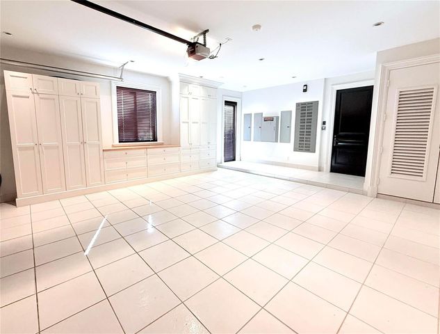 2430 Del Lago Drive, Fort Lauderdale, FL 33316