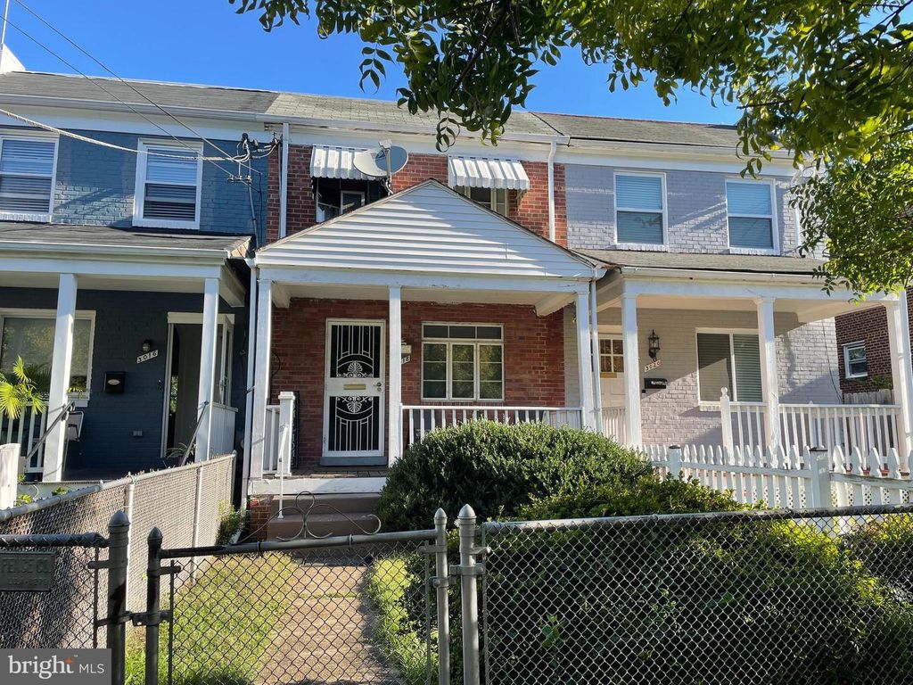 3018 M PL SE, Washington, DC 20019