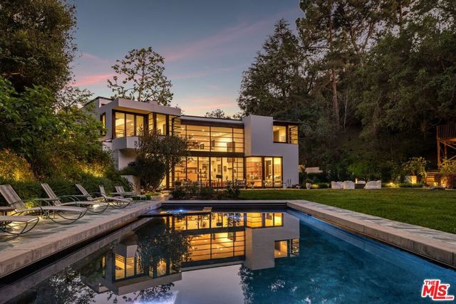 645 Tuallitan Road, Los Angeles, CA 90049