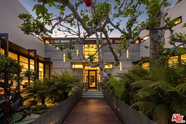 645 Tuallitan Road, Los Angeles, CA 90049