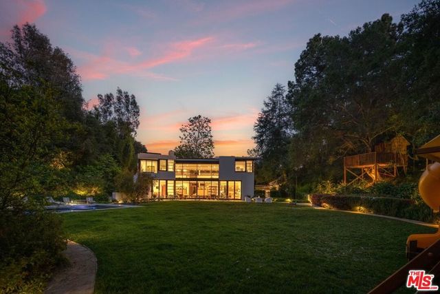 645 Tuallitan Road, Los Angeles, CA 90049