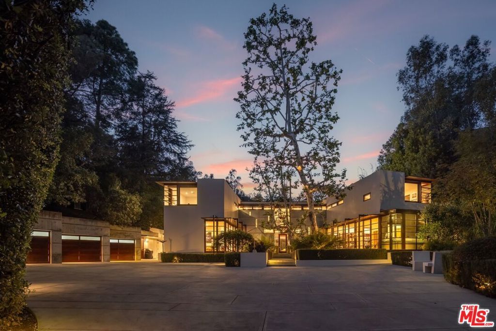 645 Tuallitan Road, Los Angeles, CA 90049