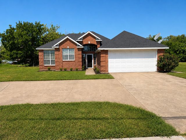 400 S Rockwall Avenue, Terrell, TX 75160