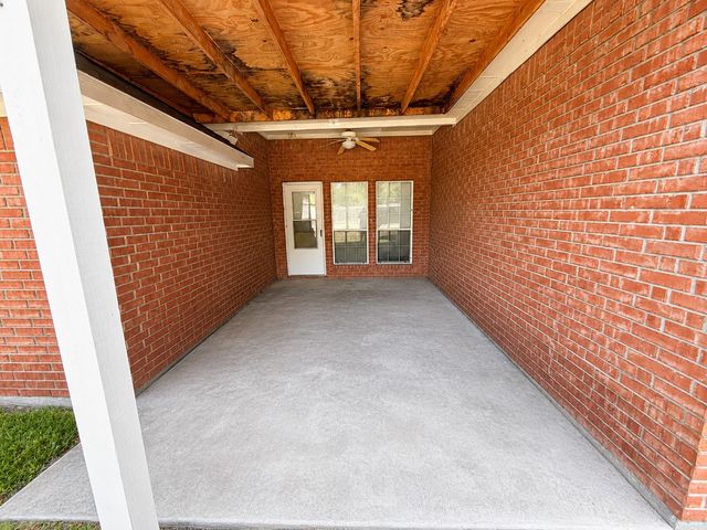 400 S Rockwall Avenue, Terrell, TX 75160