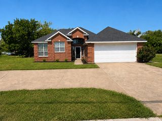 400 S Rockwall Avenue, Terrell, TX 75160