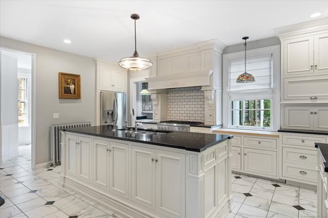 357 Wrights Crossing Road, Pomfret, CT 06259