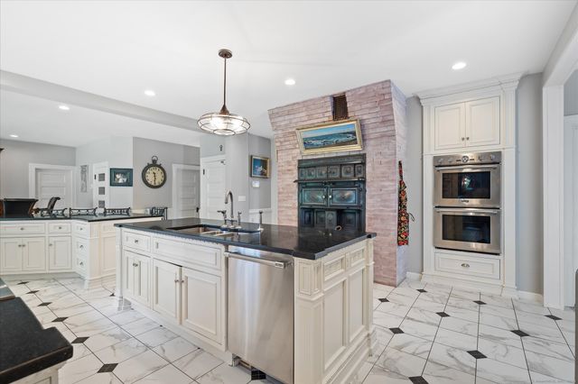 357 Wrights Crossing Road, Pomfret, CT 06259