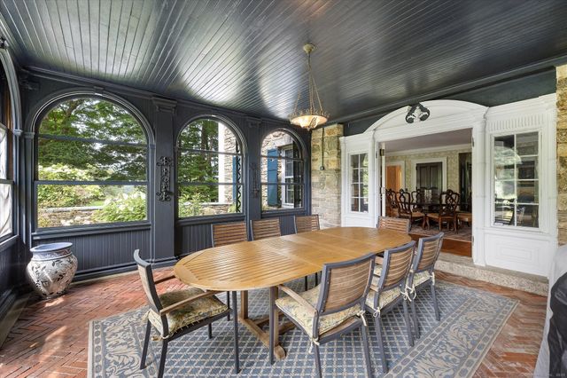 357 Wrights Crossing Road, Pomfret, CT 06259