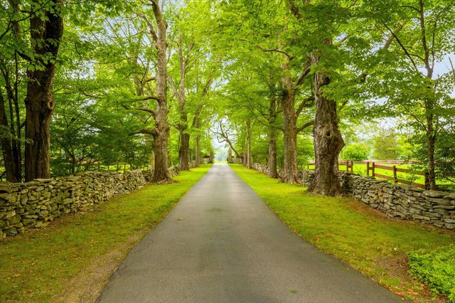 357 Wrights Crossing Road, Pomfret, CT 06259