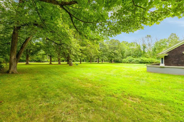357 Wrights Crossing Road, Pomfret, CT 06259