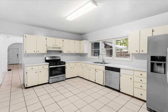 779 NW 37TH STREET, Gainesville, FL 32607