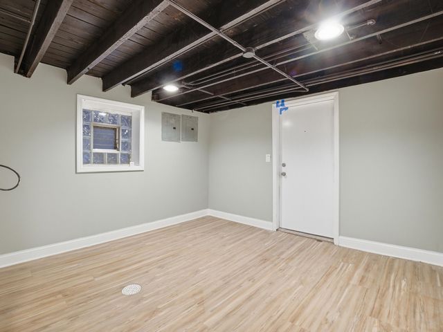 8011 S Dante Avenue, Chicago, IL 60619