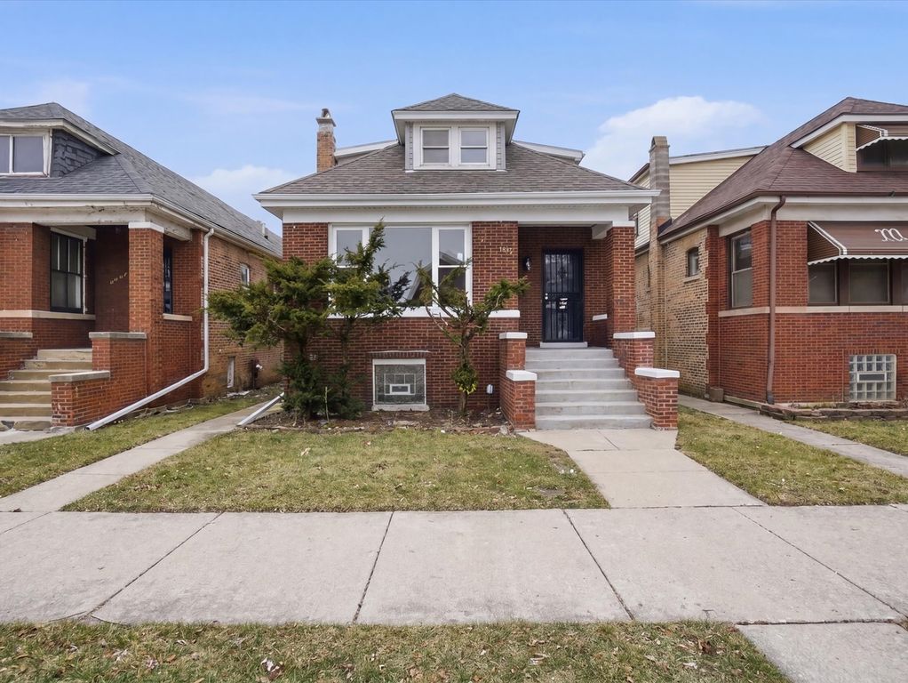 8011 S Dante Avenue, Chicago, IL 60619