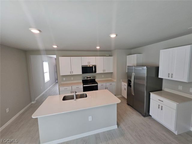 11162 Sunset Preserve DR, Fort Myers, FL 33905