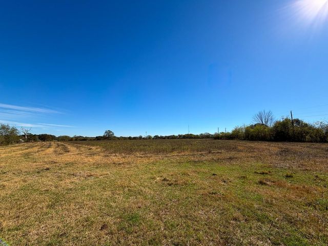 1658 State Highway 75 N, Huntsville, TX 77320