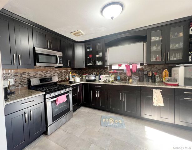 21974 64th Avenue 239, Oakland Gardens, NY 11364