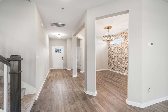 719 Reflections Ln, Pleasant View, TN 37146