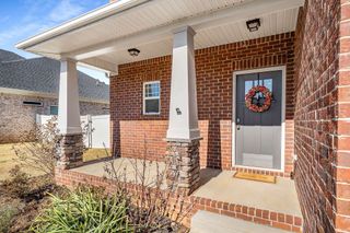 719 Reflections Ln, Pleasant View, TN 37146