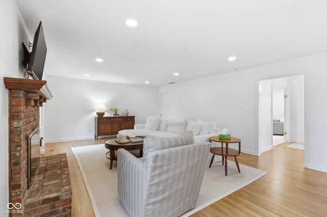 12737 Wembly Road, Carmel, IN 46033