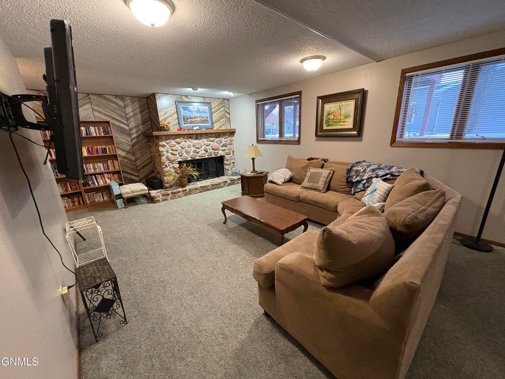 21 6th Avenue NW, LaMoure, ND 58458 photo 27