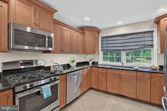 187 WAYPOINT DR, Lancaster, PA 17603
