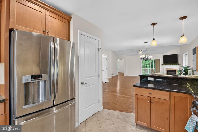 187 WAYPOINT DR, Lancaster, PA 17603