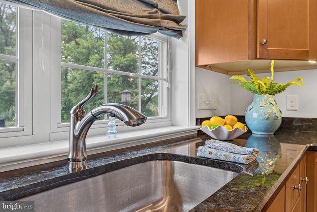 187 WAYPOINT DR, Lancaster, PA 17603