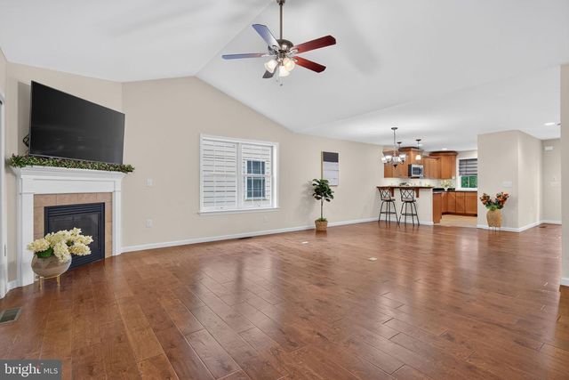 187 WAYPOINT DR, Lancaster, PA 17603