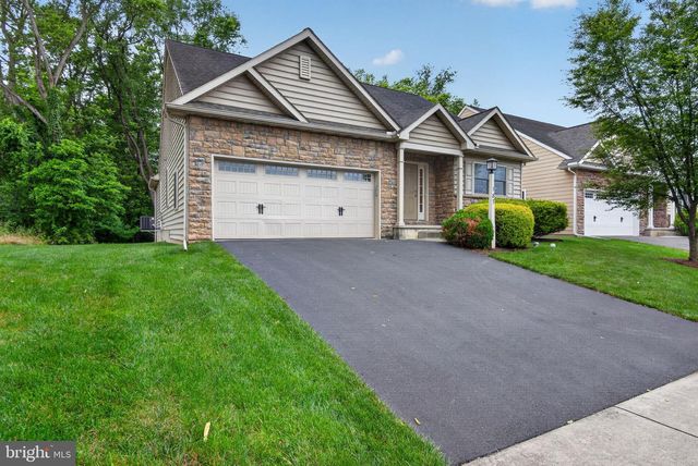 187 WAYPOINT DR, Lancaster, PA 17603